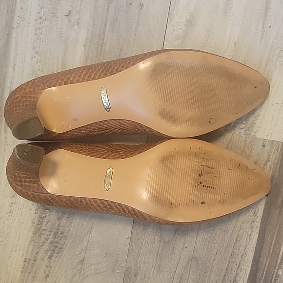 Vionic Mia Block Heel Pumps Size 7 Caramel/Brown Snake Skin - Picture 3 of 3